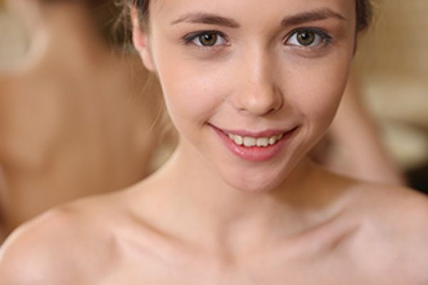 MILA AZUL CASTLE MAKEUP	